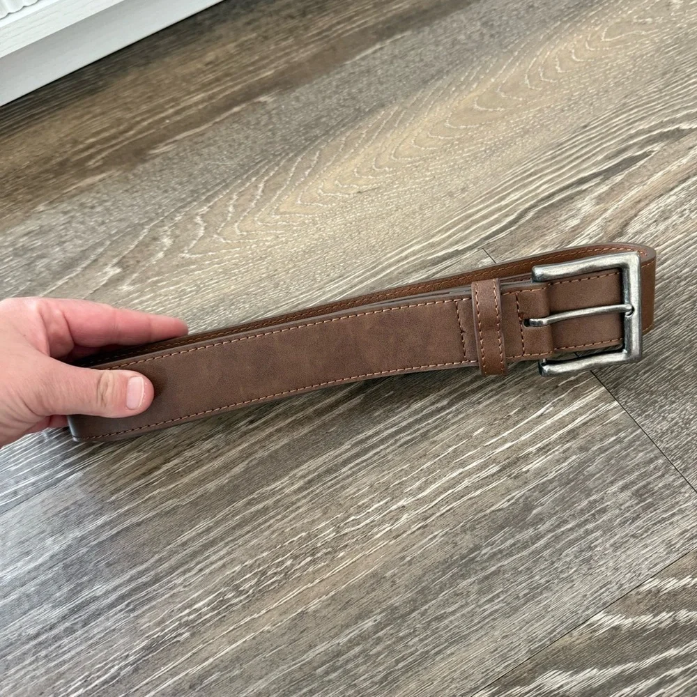 Men’s Classic Brown Leather Belt – Size 40 – Timeless Everyday Staple